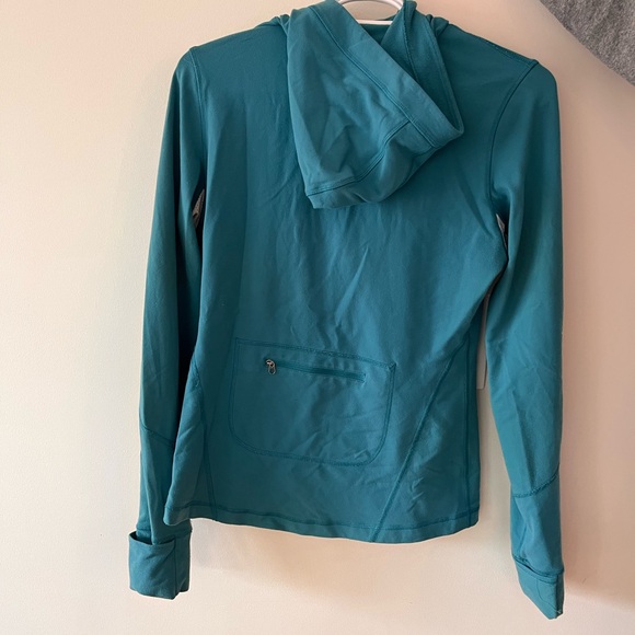 Bundle of 3 Lululemon running tops. All size 6 - Picture 4 of 5